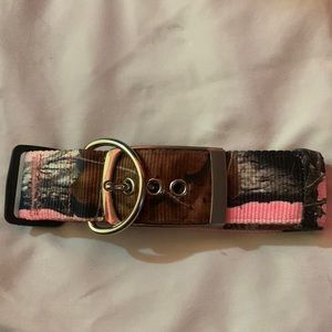 Wide Buckle Pink Camo Dog Collar.